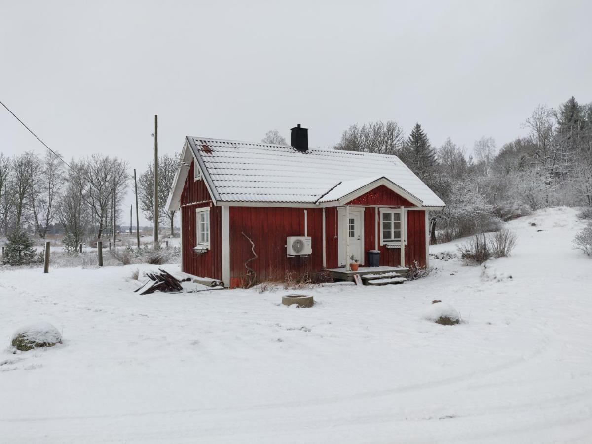 Hustugu Gard Vila Orsundsbro Exterior foto